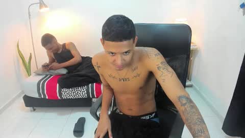 snak_master1 online show from October 17, 11:29 pm