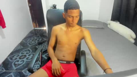 Snapshot of snak_master1 chatting on May 11, 12:11 pm snak_master1 online show from May 11, 12:11 pm