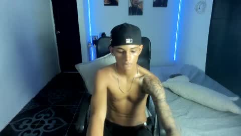 Snapshot of snak_master1 chatting on May 22, 12:51 am snak_master1 online show from May 22, 12:51 am