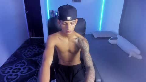 Snapshot of snak_master1 chatting on June 5, 7:19 pm snak_master1 online show from June 5, 7:19 pm