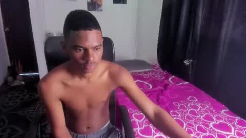 Snapshot of snak_master1 chatting on June 17, 1:01 pm snak_master1 online show from June 17, 1:01 pm