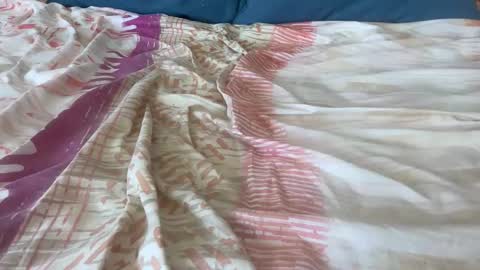 sneakkyuk online show from December 17, 10:43 am