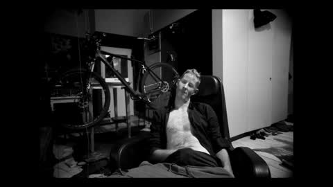 Snapshot of sneaky1985 chatting on March 9, 1:20 am sneaky1985 online show from March 9, 1:20 am