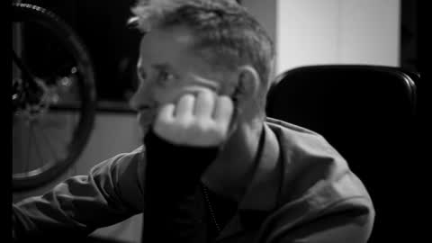 Snapshot of sneaky1985 chatting on March 18, 7:17 pm sneaky1985 online show from March 18, 7:17 pm