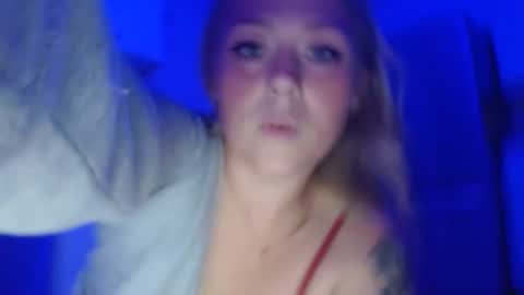 sneakyalicek online show from September 25, 1:53 am