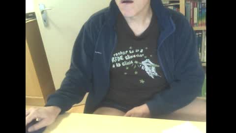 Snapshot of sneaxfreund chatting on January 12, 12:18 am sneaxfreund online show from January 12, 12:18 am