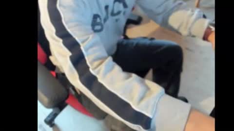 Snapshot of snip1977 chatting on October 6, 10:45 am snip1977 online show from October 6, 10:45 am