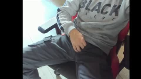 Snapshot of snip1977 chatting on October 9, 11:08 am snip1977 online show from October 9, 11:08 am