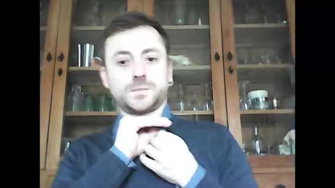 snoecks online show from February 18, 8:43 am