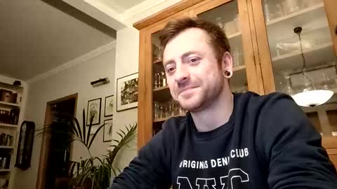 snoecks online show from March 3, 6:14 pm