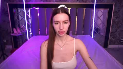 snow_whiteeex online show from April 27, 5:49 am