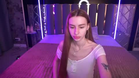 Snapshot of snow_whiteeex chatting on May 17, 5:27 am snow_whiteeex online show from May 17, 5:27 am