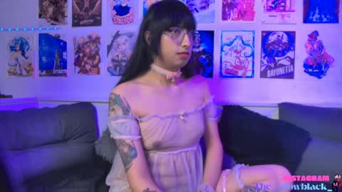 Snapshot of snowblack_ chatting on May 6, 4:01 pm Snow and Bubble online show from May 6, 4:01 pm