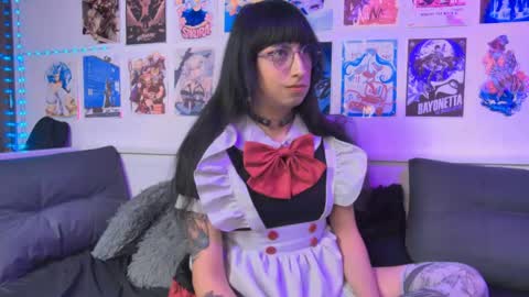 Snapshot of snowblack_ chatting on June 2, 4:20 pm Snow and Bubble online show from June 2, 4:20 pm