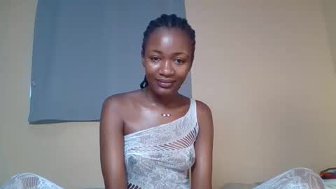 Snapshot of snowie_eyes chatting on November 29, 1:03 pm Snowie eyes online show from November 29, 1:03 pm