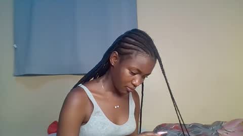 Snapshot of snowie_eyes chatting on December 15, 12:48 am Snowie eyes online show from December 15, 12:48 am