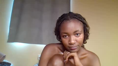 Snapshot of snowie_eyes chatting on January 10, 11:12 am Snowie eyes online show from January 10, 11:12 am