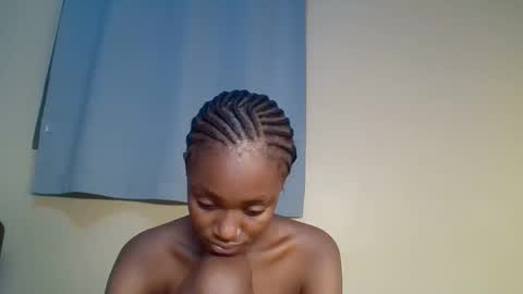 Snapshot of snowie_eyes chatting on January 16, 12:36 am Snowie eyes online show from January 16, 12:36 am