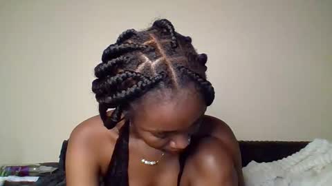 Snapshot of snowie_eyes chatting on March 21, 9:36 am Snowie eyes online show from March 21, 9:36 am