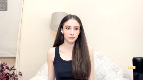 Snapshot of snowww_white chatting on December 16, 2:49 pm Ann online show from December 16, 2:49 pm