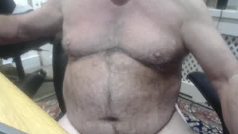 Snapshot of snudge432 chatting on December 18, 10:10 am snudge432 online show from December 18, 10:10 am