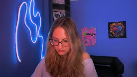 so_hot_rosalie online show from April 8, 7:36 pm