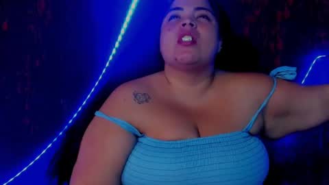 Snapshot of sobigcurvy44 chatting on December 26, 8:21 pm leidy online show from December 26, 8:21 pm