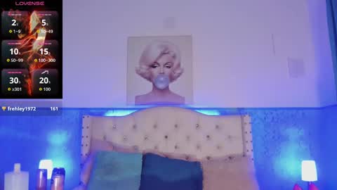 Snapshot of sobigcurvy44 chatting on September 12, 5:07 am leidy online show from September 12, 5:07 am