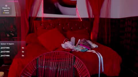 Snapshot of sobigcurvy44 chatting on October 21, 3:18 am leidy online show from October 21, 3:18 am