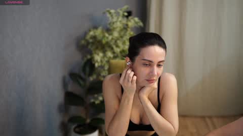 Snapshot of sochnogirls chatting on January 4, 10:02 pm Yesenia online show from January 4, 10:02 pm