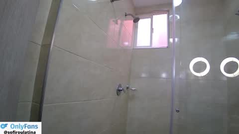 Snapshot of soffi_rousel_ chatting on December 19, 5:31 pm soffi_rousel_ online show from December 19, 5:31 pm