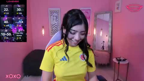 Snapshot of soffi_x chatting on June 18, 9:36 am soffi_x online show from June 18, 9:36 am