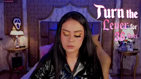 Snapshot of soffiqueen chatting on October 30, 6:41 pm Schedule 1400 - 2100 gtm-5 online show from October 30, 6:41 pm