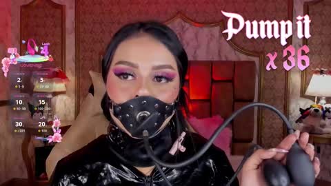 Snapshot of soffiqueen chatting on November 12, 9:14 pm Schedule 1400 - 2100 gtm-5 online show from November 12, 9:14 pm