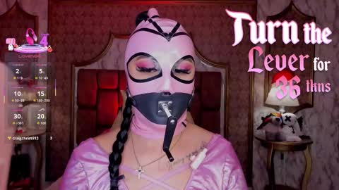 Snapshot of soffiqueen chatting on December 1, 3:28 pm Schedule 1400 - 2100 gtm-5 online show from December 1, 3:28 pm