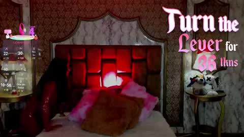 Snapshot of soffiqueen chatting on December 17, 12:44 pm Schedule 1400 - 2100 gtm-5 online show from December 17, 12:44 pm