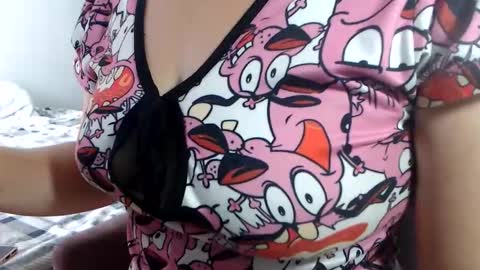 Snapshot of sofi995971 chatting on June 3, 4:12 pm Sofa Castellanos online show from June 3, 4:12 pm