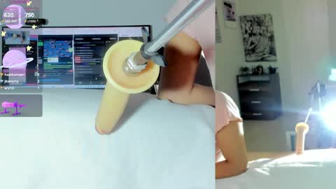 Snapshot of sofi__velez_ chatting on May 5, 6:38 pm Sofi online show from May 5, 6:38 pm