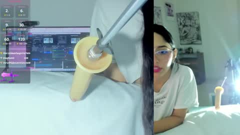 Snapshot of sofi__velez_ chatting on May 7, 6:02 pm Sofi online show from May 7, 6:02 pm