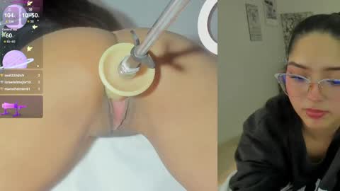 Snapshot of sofi__velez_ chatting on May 28, 5:54 pm Sofi online show from May 28, 5:54 pm