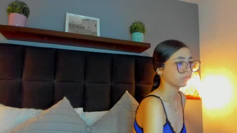 Snapshot of sofi_alix chatting on May 18, 6:58 pm S O F I online show from May 18, 6:58 pm