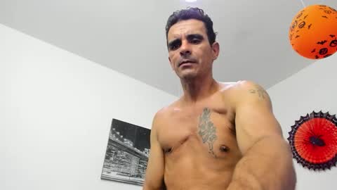 Snapshot of sofi_and_santy chatting on November 2, 1:02 pm SOFI AND SANTY online show from November 2, 1:02 pm