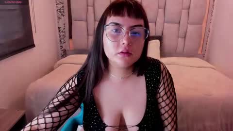 Snapshot of sofi_blake_ chatting on May 11, 12:33 pm SOFI BLAKE online show from May 11, 12:33 pm