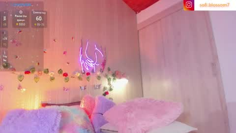 Sofi Blossom  online show from April 25, 9:23 pm