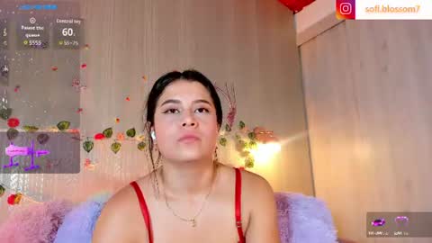 Snapshot of sofi_blossom chatting on June 11, 2:53 am Sofi Blossom online show from June 11, 2:53 am