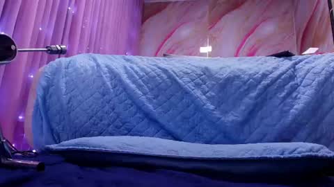 Snapshot of sofi_decker chatting on June 15, 3:09 am Sofia online show from June 15, 3:09 am
