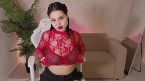 Snapshot of sofi_lunell chatting on June 2, 9:22 am sofi_lunell online show from June 2, 9:22 am