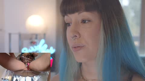 Sofi Mora online show from January 29, 3:15 pm