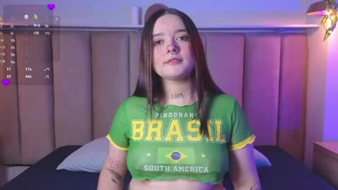 Snapshot of sofi_oaks chatting on June 1, 7:26 pm sofi_oaks online show from June 1, 7:26 pm
