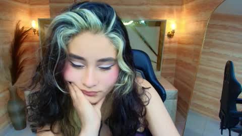 Snapshot of sofi_r_ chatting on November 21, 8:29 pm sofi_r_ online show from November 21, 8:29 pm
